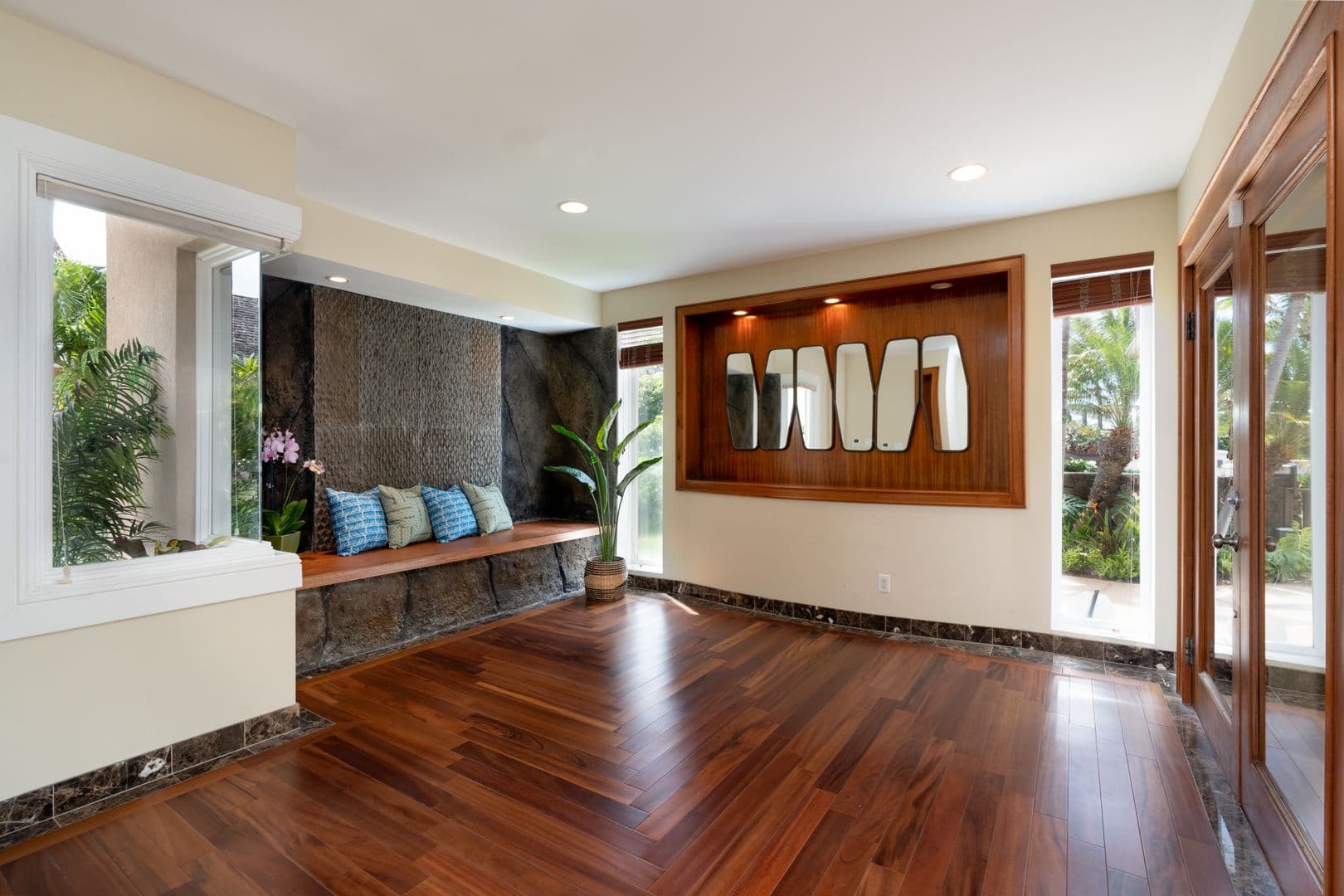 San Luis - 260 Portlock Road (GT20) 3 of 24