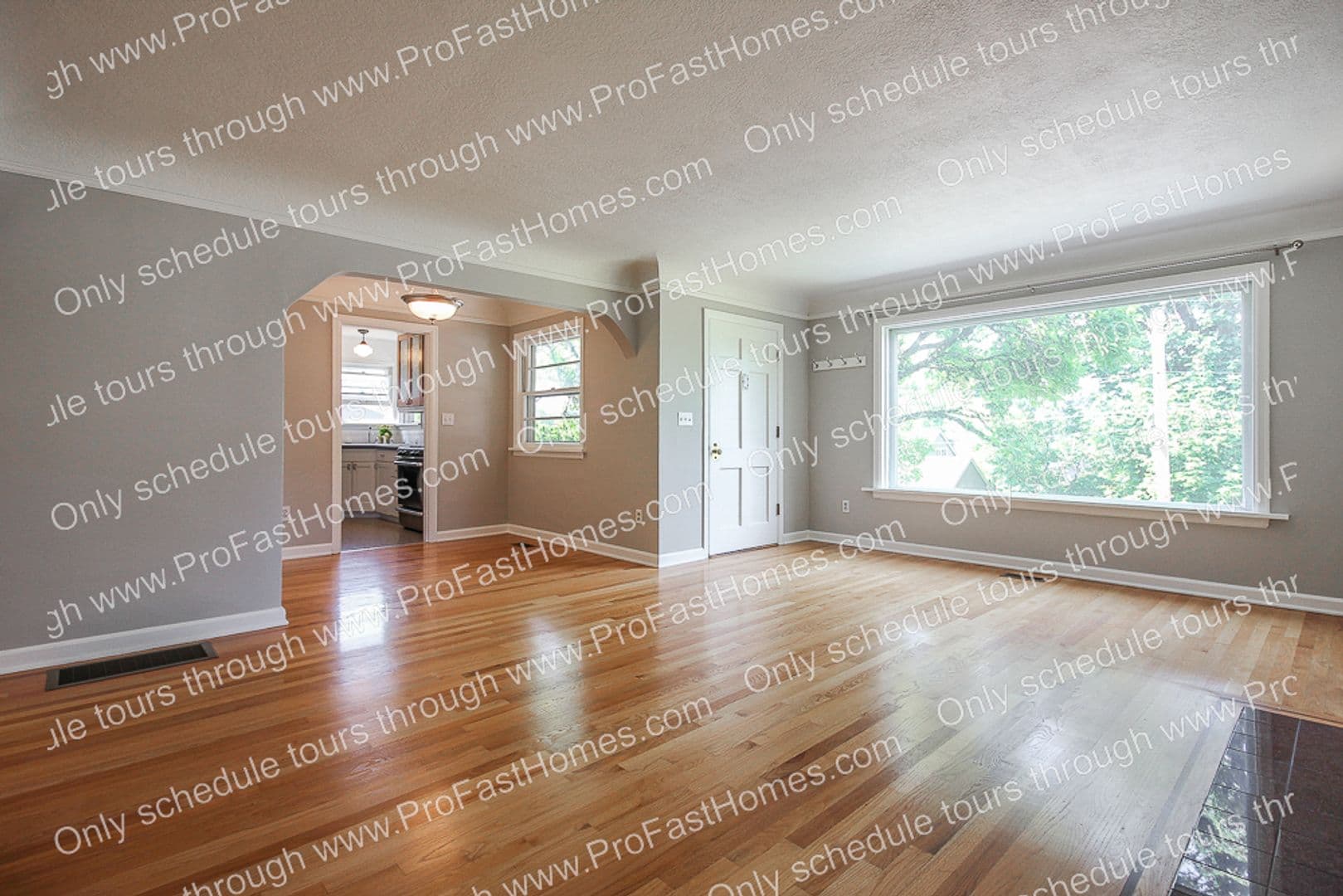 616 SW Moss St 14 of 33