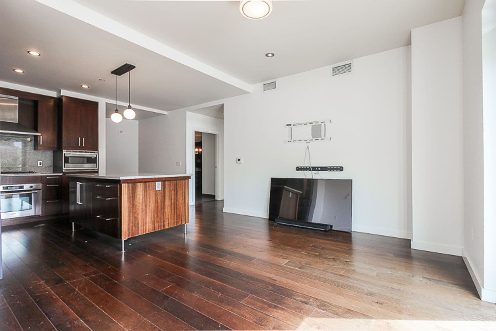 2351 NW Westover Rd - Unit 404 7 of 19