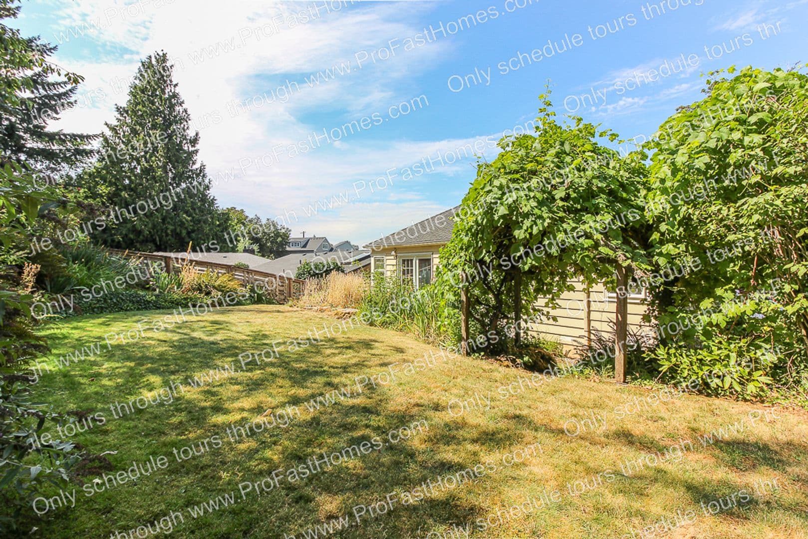 616 SW Moss St 30 of 33
