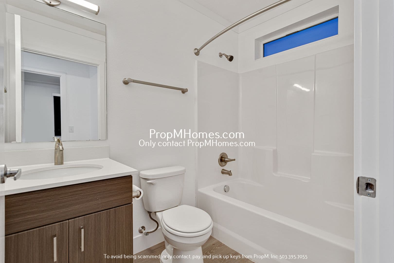Bright & Stylish 2BR Apartment in SE Portland! 9 of 14