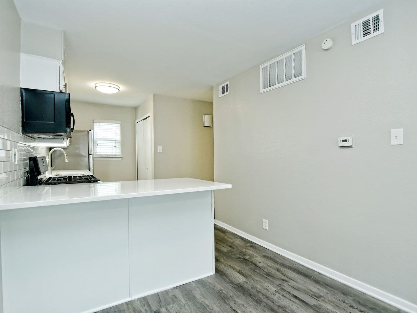 Sandpiper Apartments 4 of 14