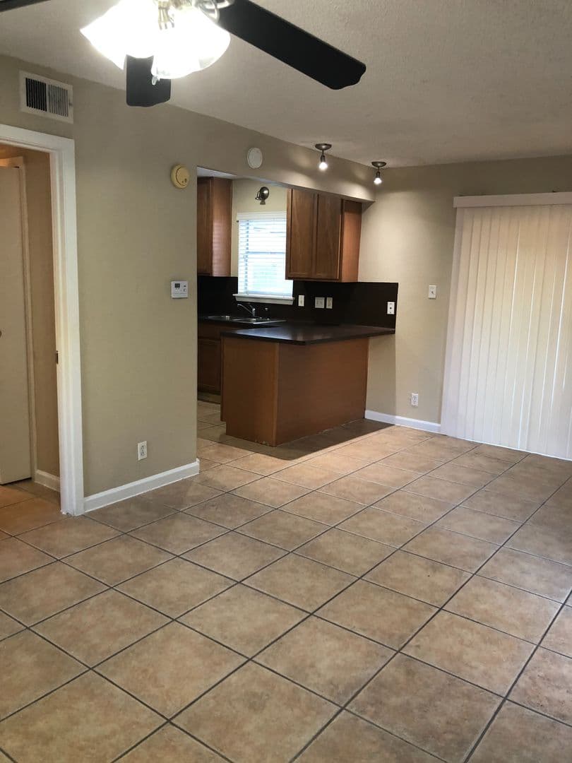 Sandpiper Apartments 5 of 7