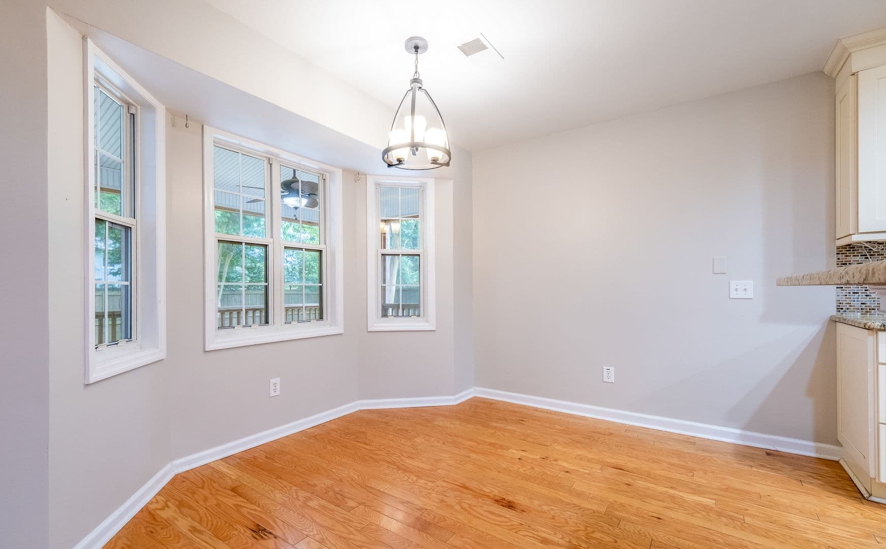 1561 Glen Erin Drive 14 of 26