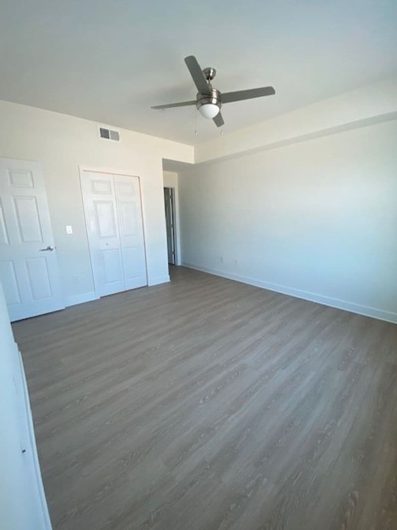 San Carlos Apartments 10 of 18