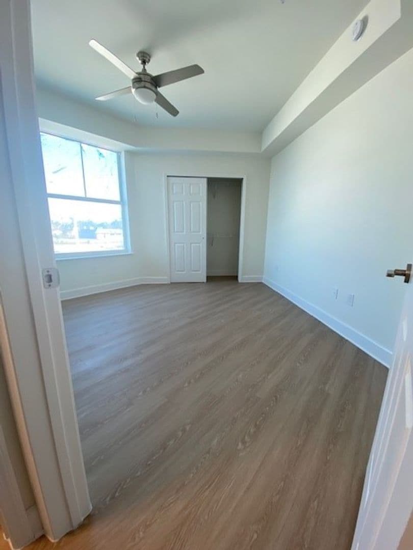 San Carlos Apartments 15 of 18
