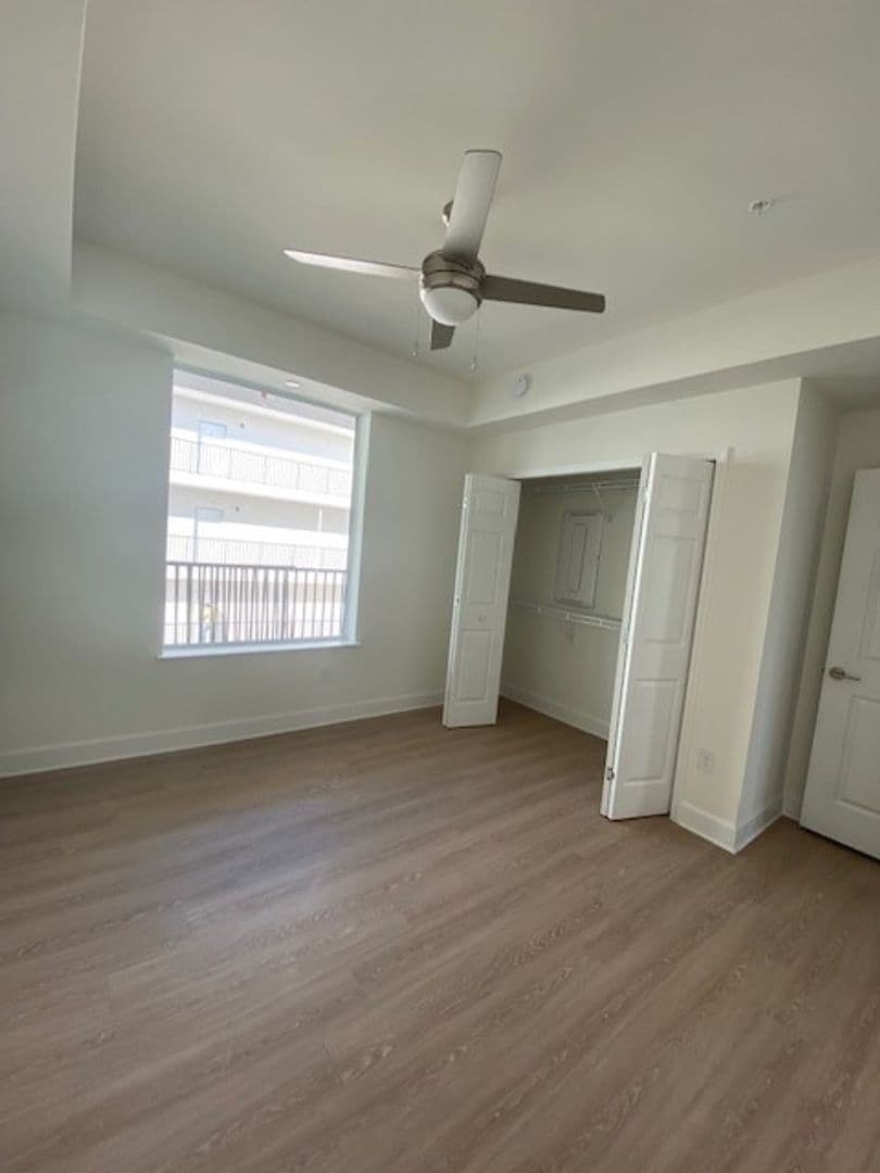 San Carlos Apartments 5 of 13