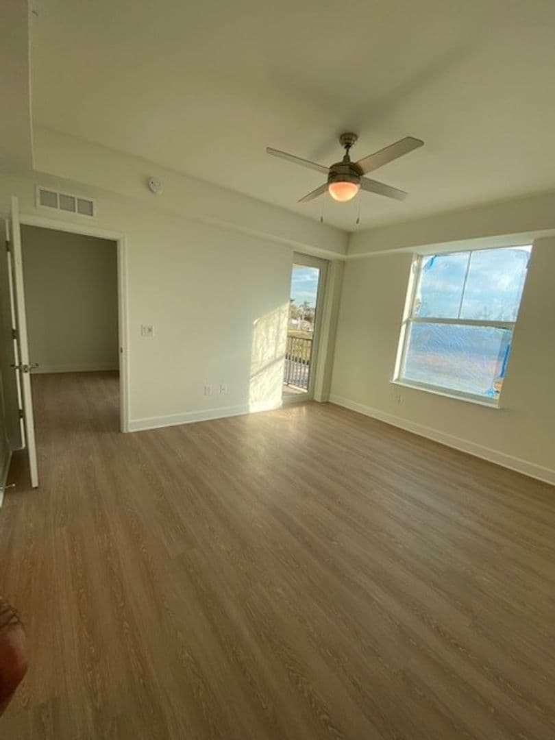 San Carlos Apartments 12 of 13