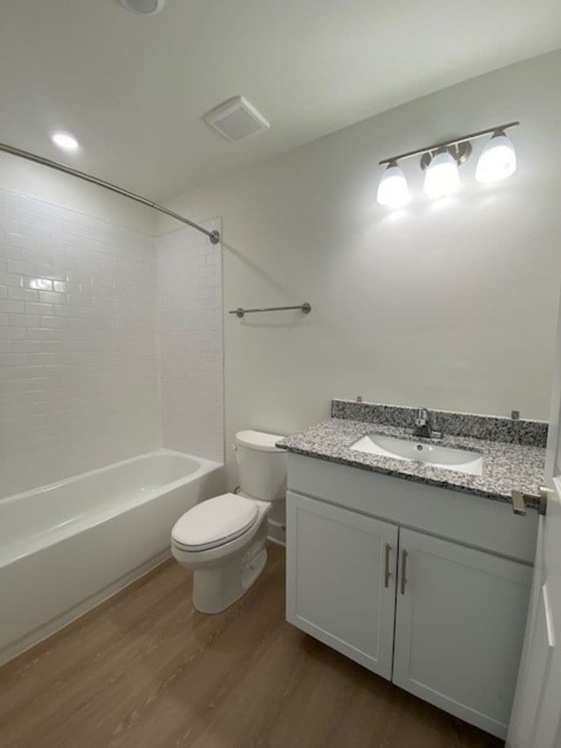 San Carlos Apartments 10 of 13