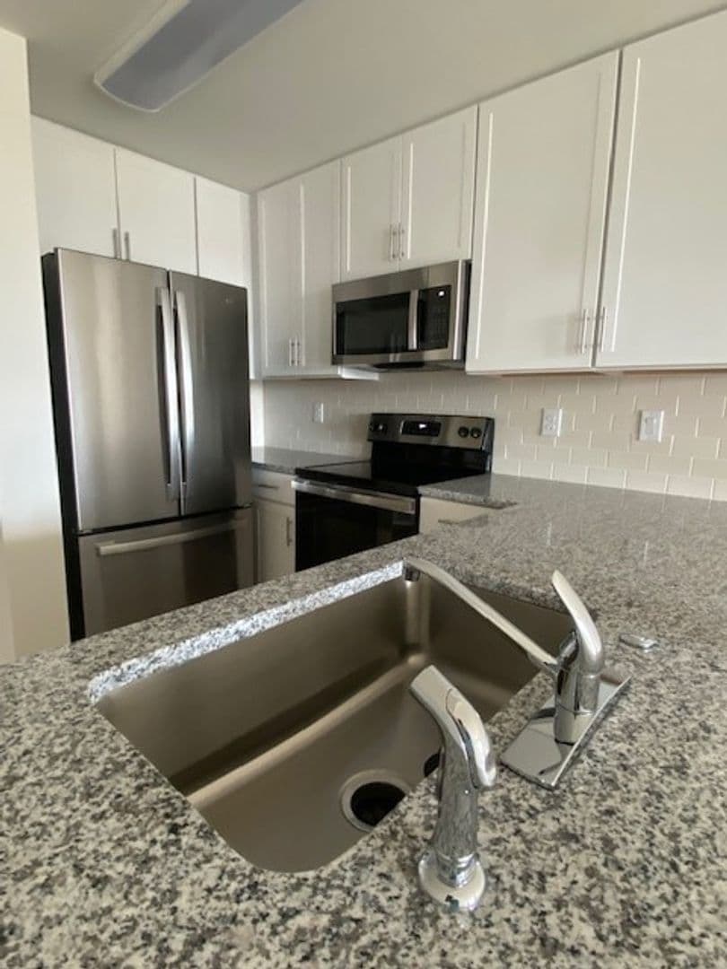 San Carlos Apartments 3 of 13