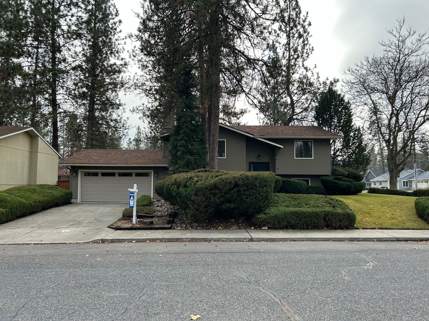 5611 W Woodside 2 of 17