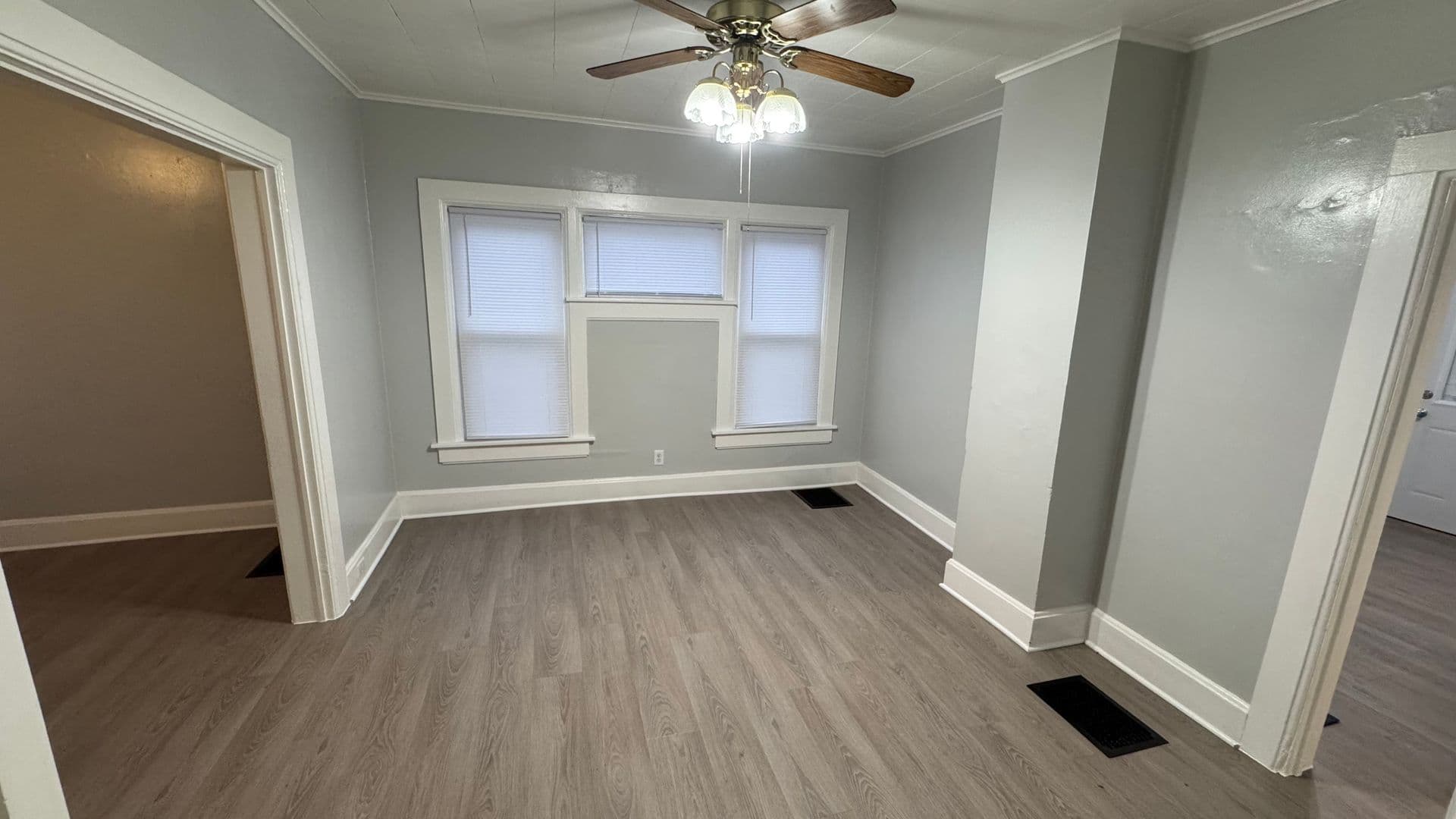 219 W. 15th St. 1 of 22