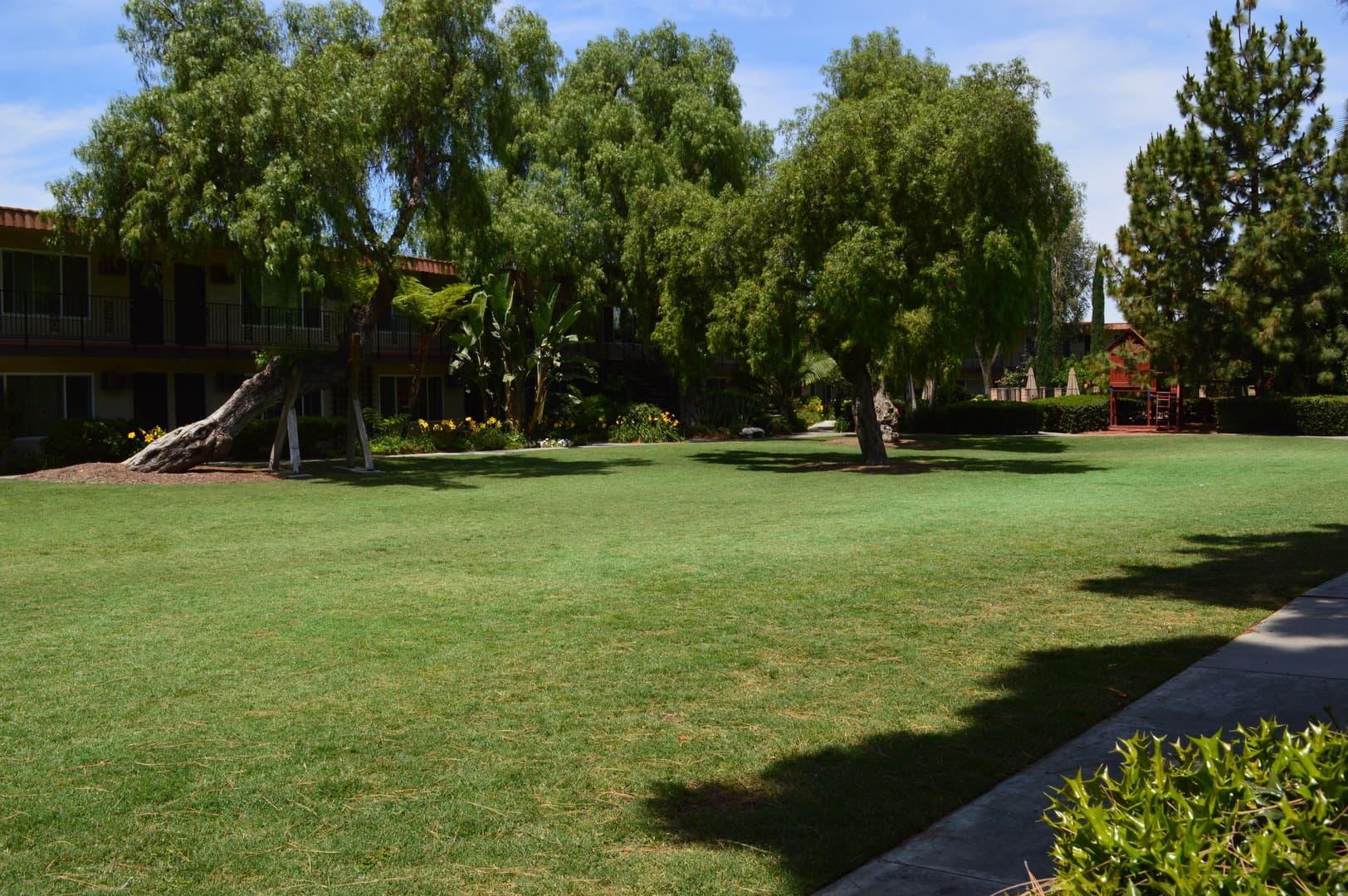 Rancho Monterey Apartments 12 of 12