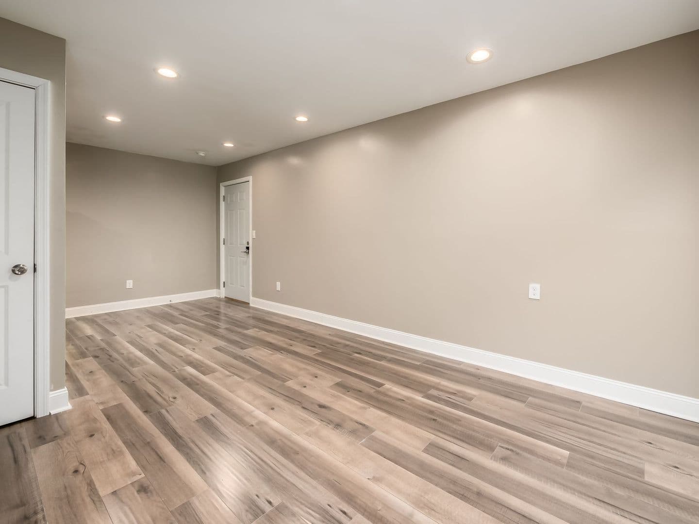 ✨ Renovated 1-Bedroom Apartment | Private Parking | Move-In Special!!! 35 of 38