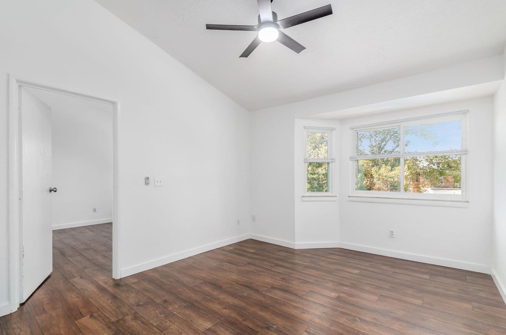 ✨ Renovated 1-Bedroom Apartment | Private Parking | Move-In Special!!! 27 of 37