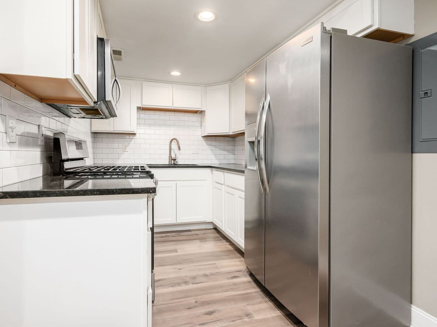 ✨ Renovated 1-Bedroom Apartment | Private Parking | Move-In Special!!! 34 of 36