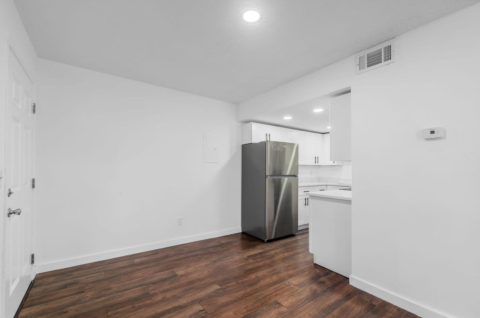 ✨ Renovated 1-Bedroom Apartment | Private Parking | Move-In Special!!! 30 of 44