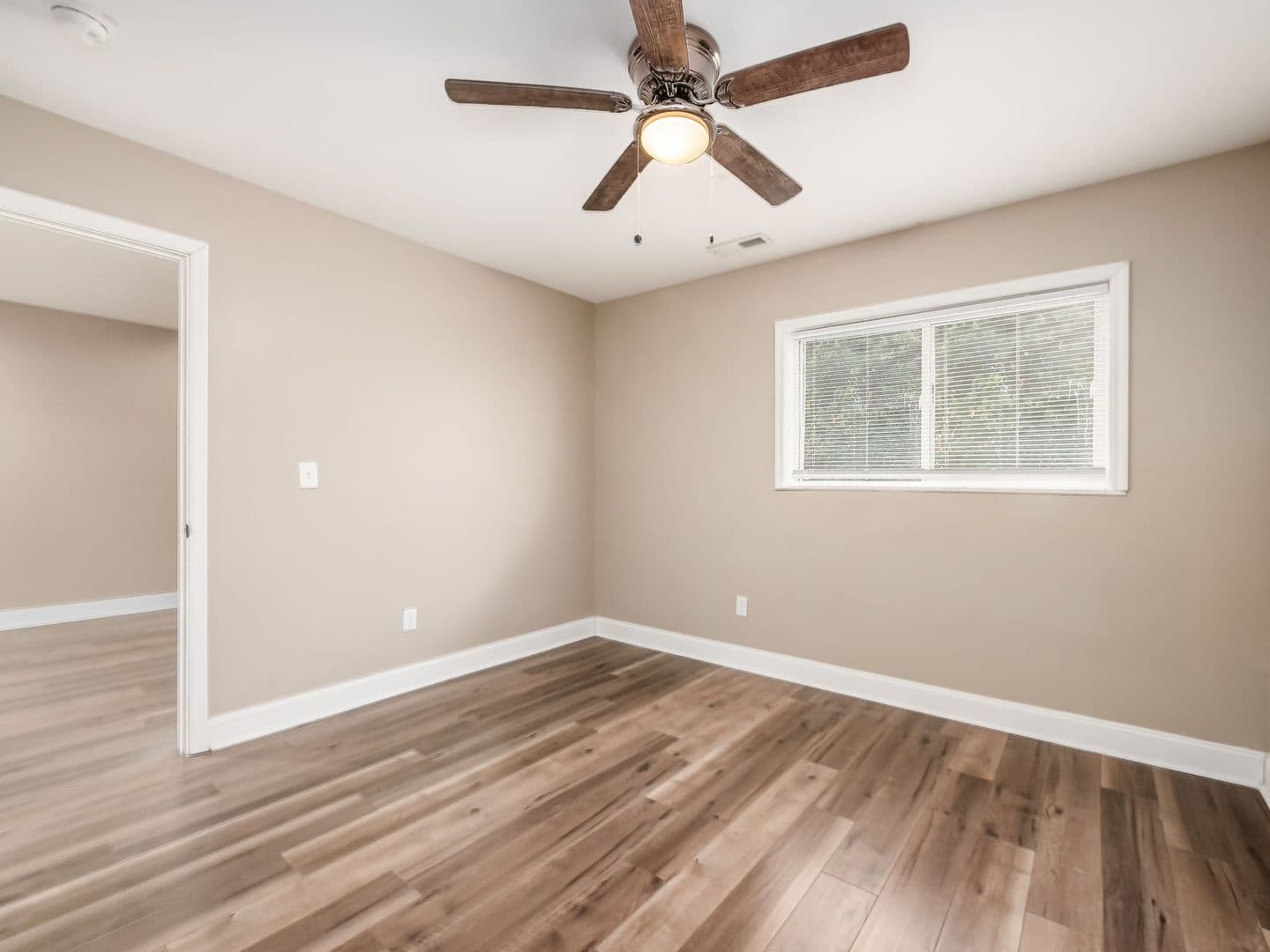 ✨ Renovated 1-Bedroom Apartment | Private Parking | Move-In Special!!! 25 of 38