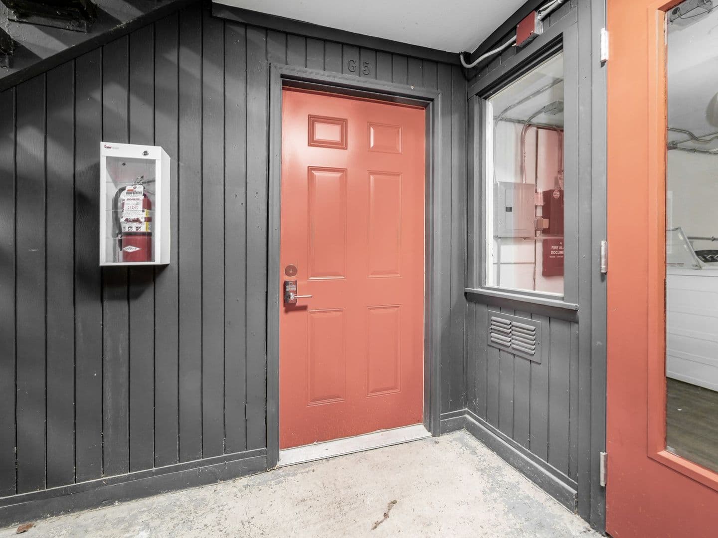 ✨ Renovated 1-Bedroom Apartment | Private Parking | Move-In Special!!! 29 of 36