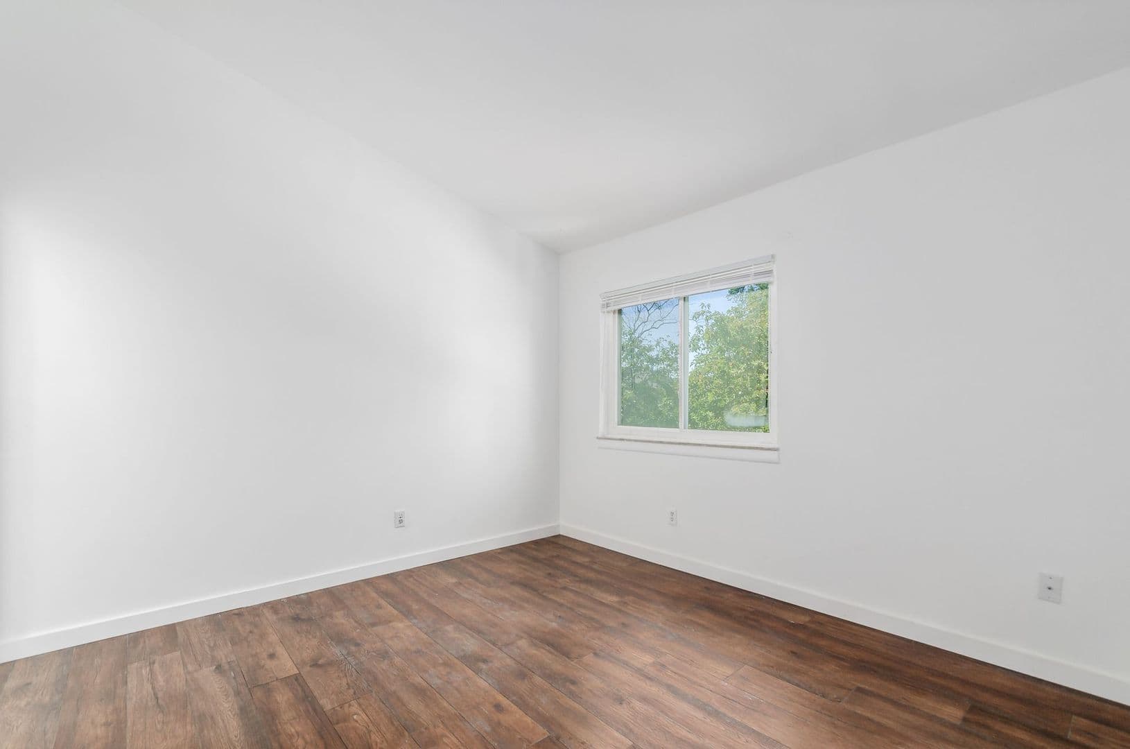 ✨ Renovated 1-Bedroom Apartment | Private Parking | Move-In Special!!! 37 of 44