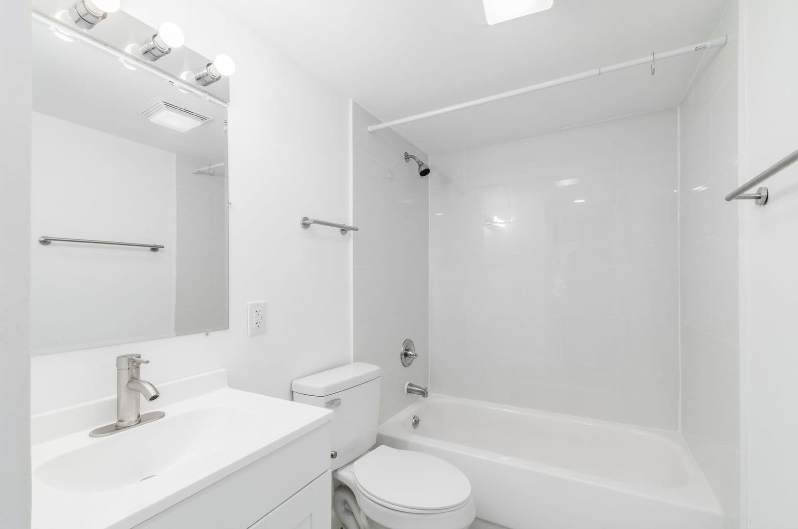 ✨ Renovated 1-Bedroom Apartment | Private Parking | Move-In Special!!! 38 of 44