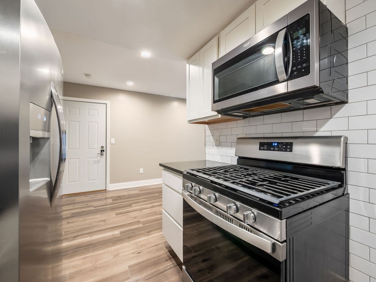 ✨ Renovated 1-Bedroom Apartment | Private Parking | Move-In Special!!! 22 of 38
