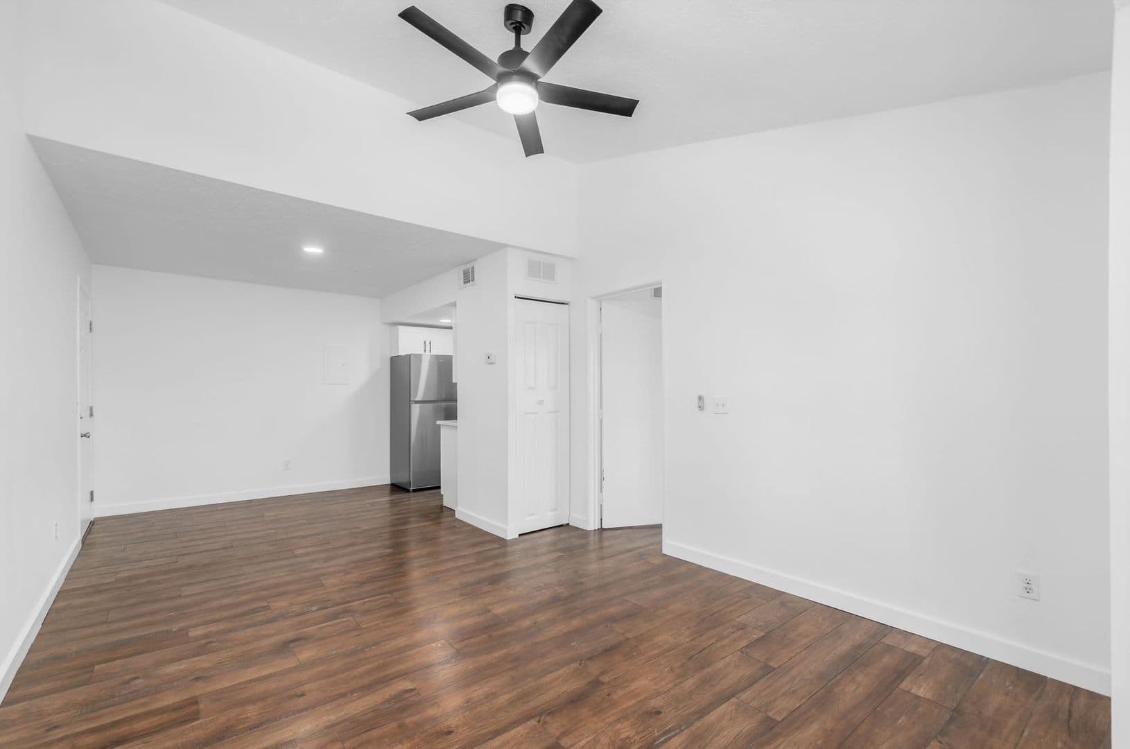 ✨ Renovated 1-Bedroom Apartment | Private Parking | Move-In Special!!! 34 of 44
