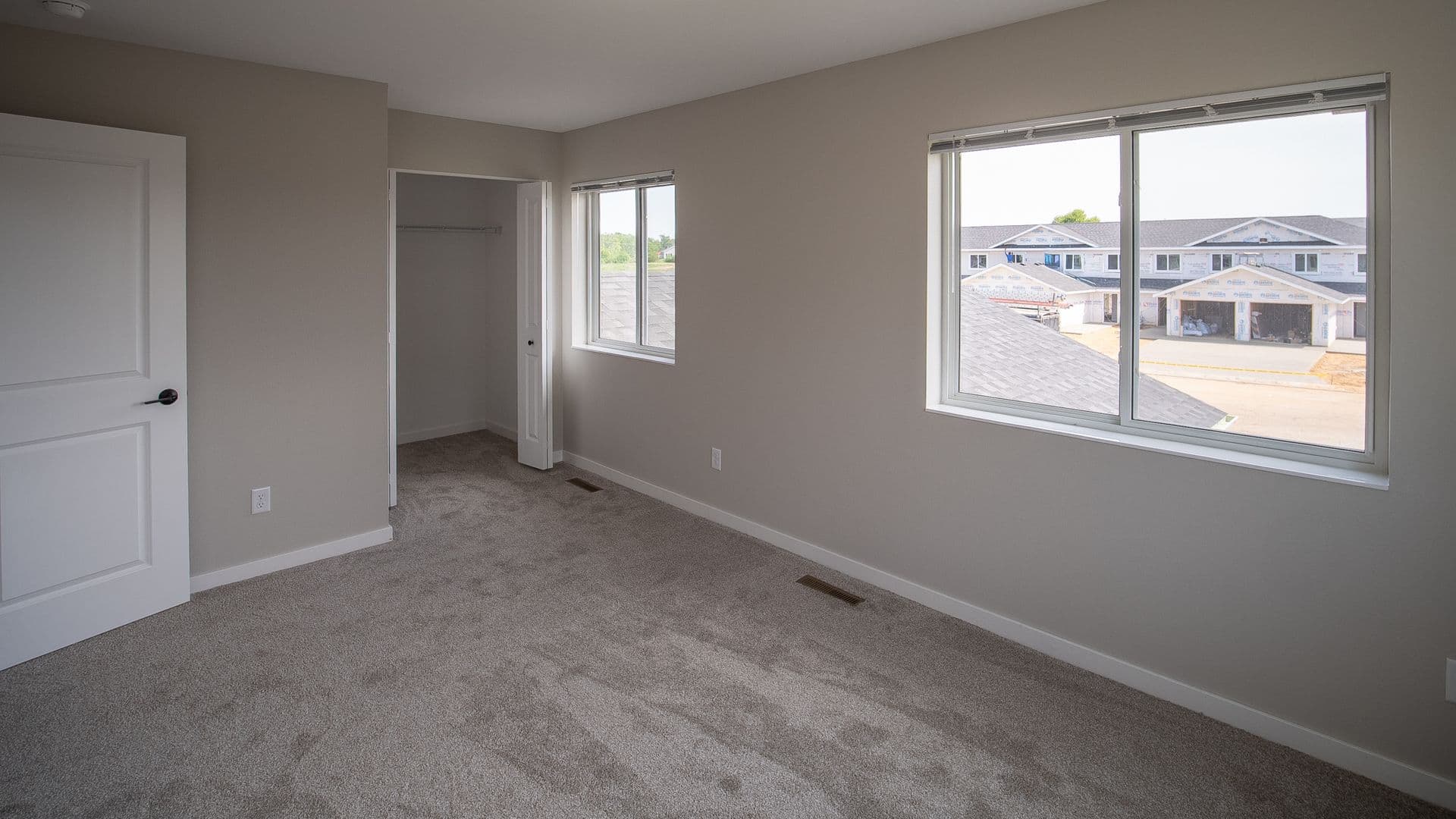 Raegan Estates 6 of 17