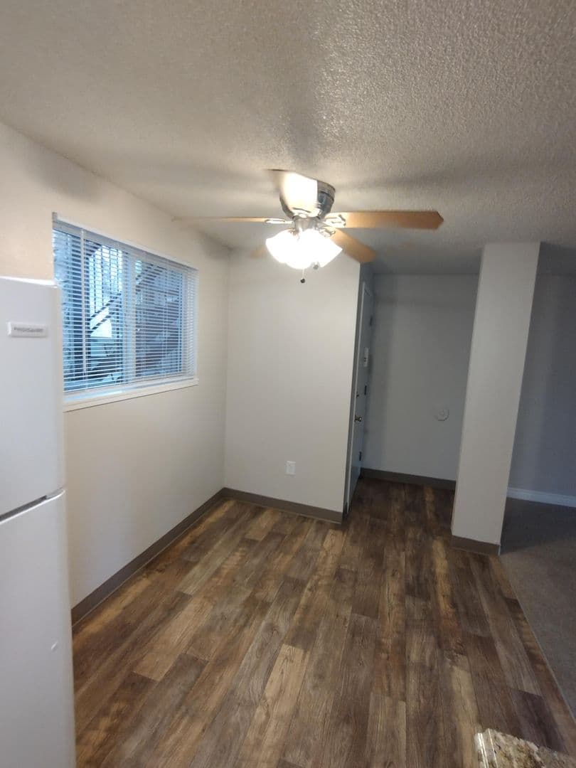 96 Chelan Apartments 4 of 13