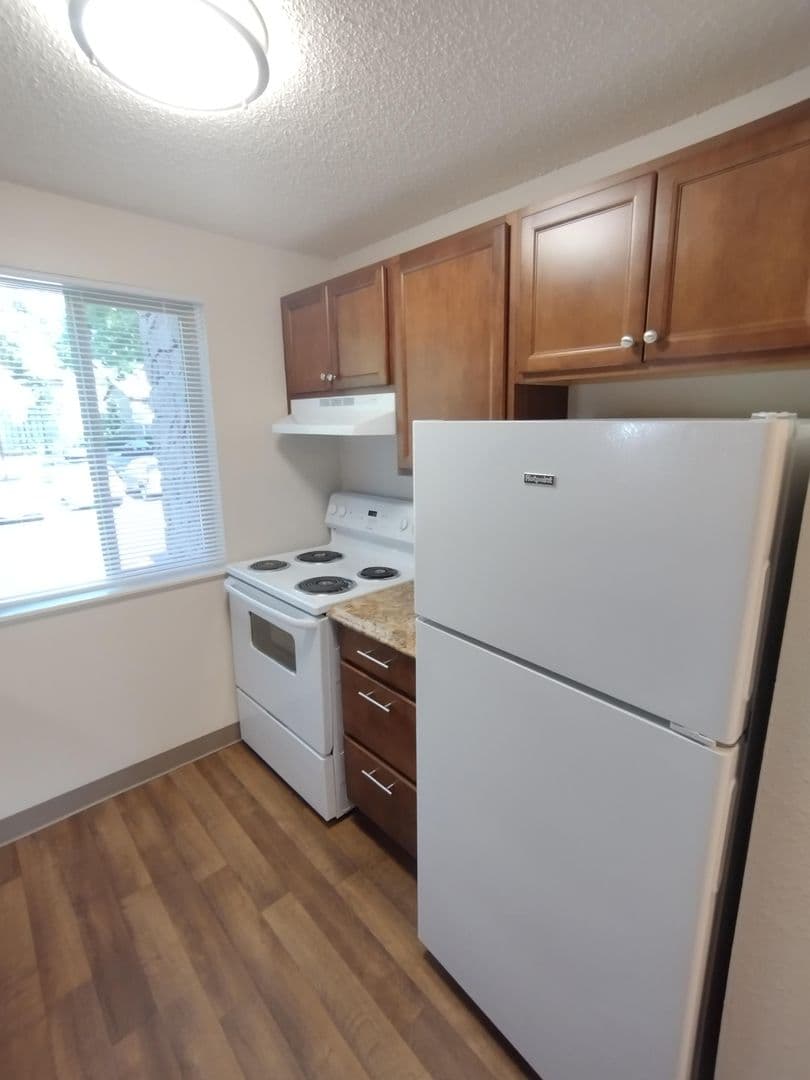 96 Chelan Apartments 2 of 18