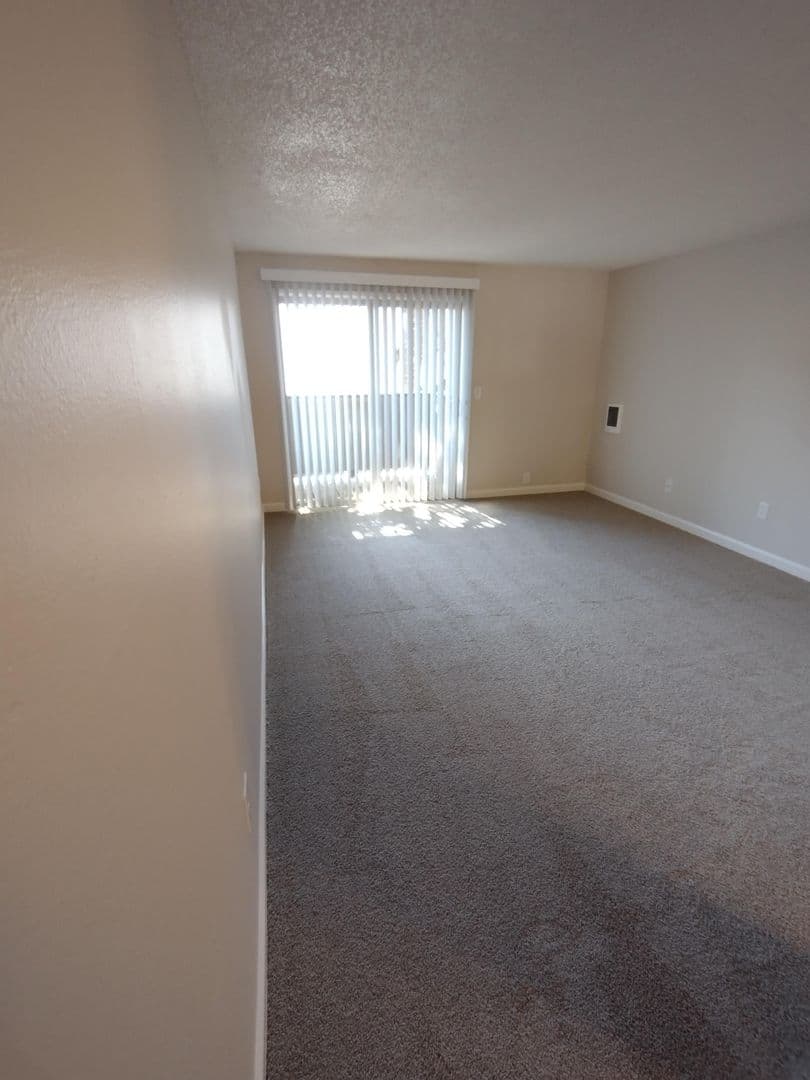 96 Chelan Apartments 4 of 18