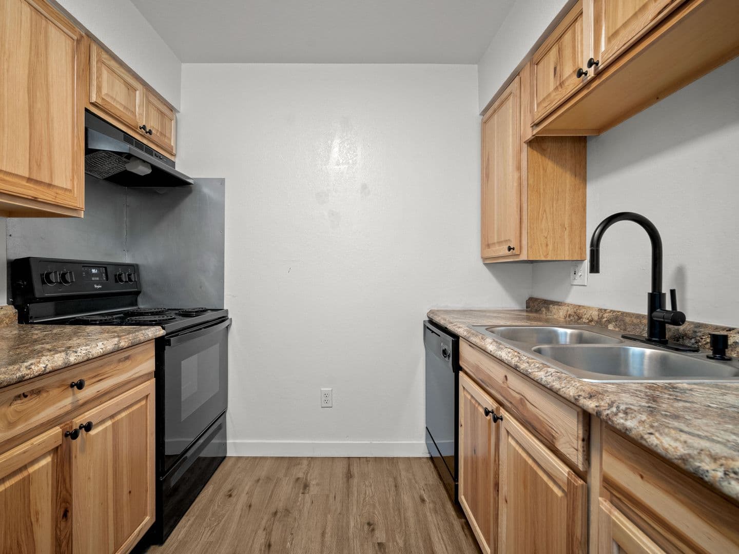 Spacious and Bright 2-Bedroom, Pet Friendly Apartment- Prime Location! 5 of 15