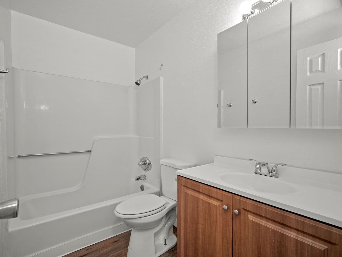 Spacious and Bright 2-Bedroom, Pet Friendly Apartment- Prime Location! 15 of 15
