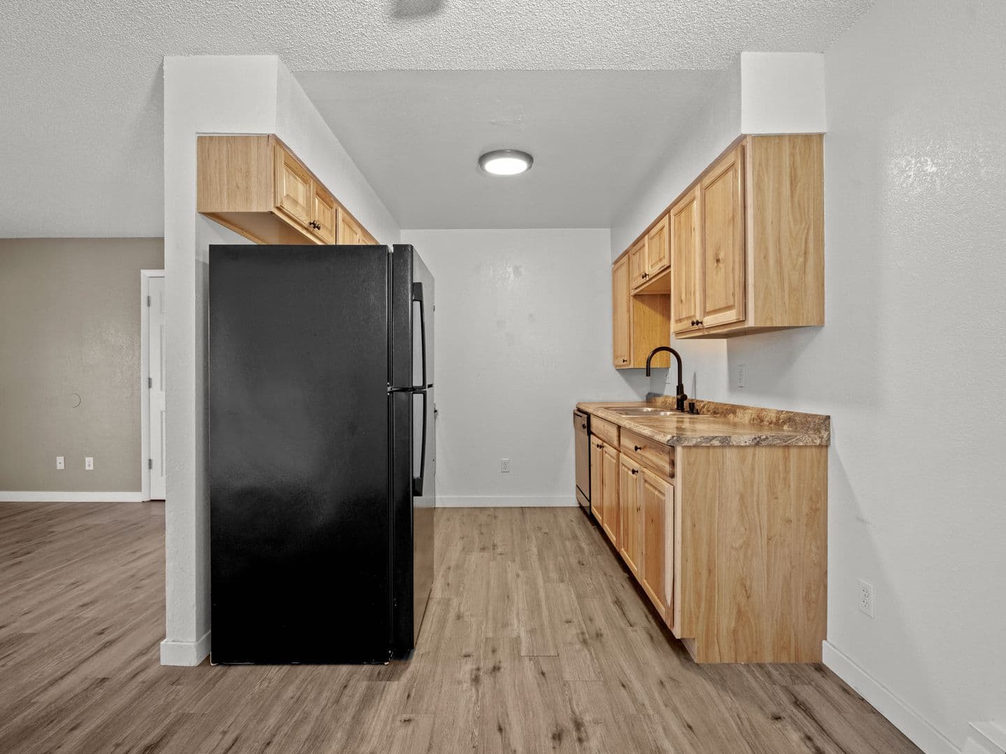 Spacious and Bright 2-Bedroom, Pet Friendly Apartment- Prime Location! 4 of 15