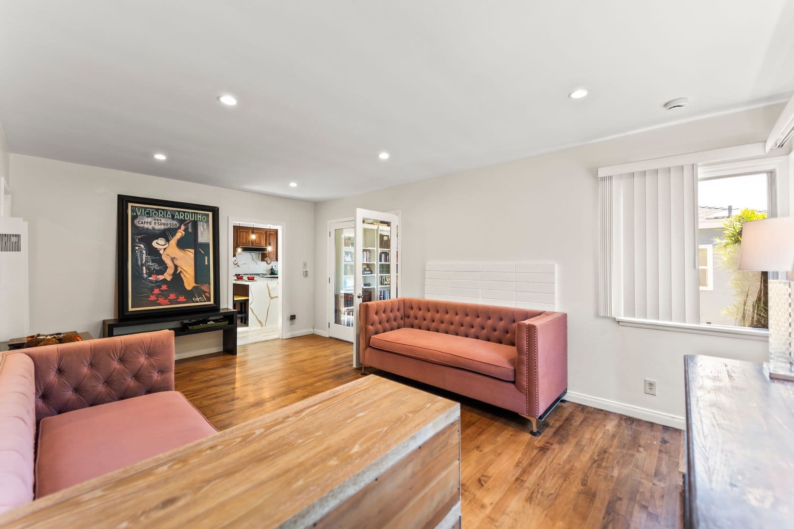 8016 Denrock 2 of 19