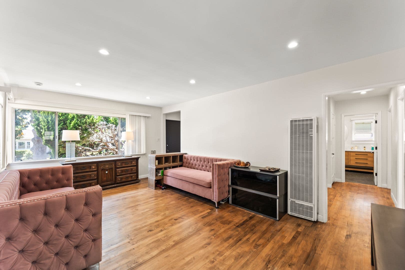 8016 Denrock 1 of 8