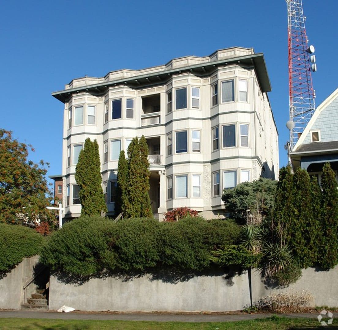 Fitzgerald Apartments 1 of 8