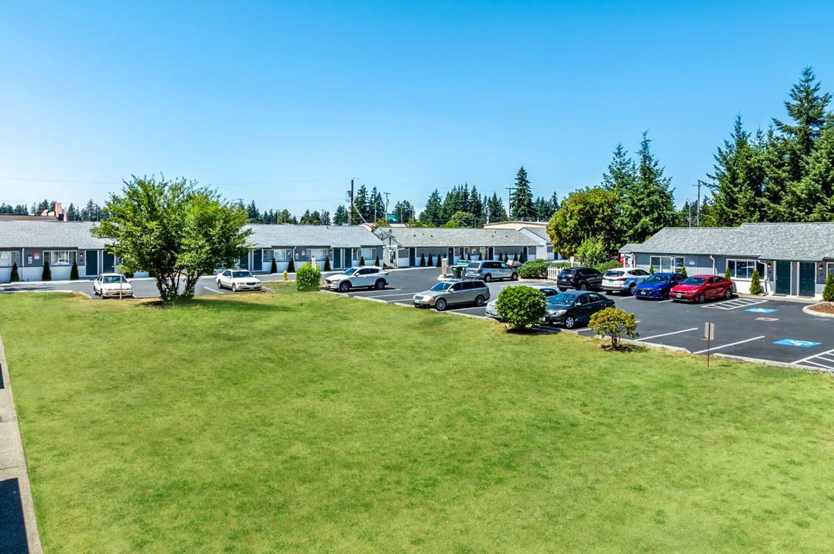Emerald Greens Apartments 10 of 15
