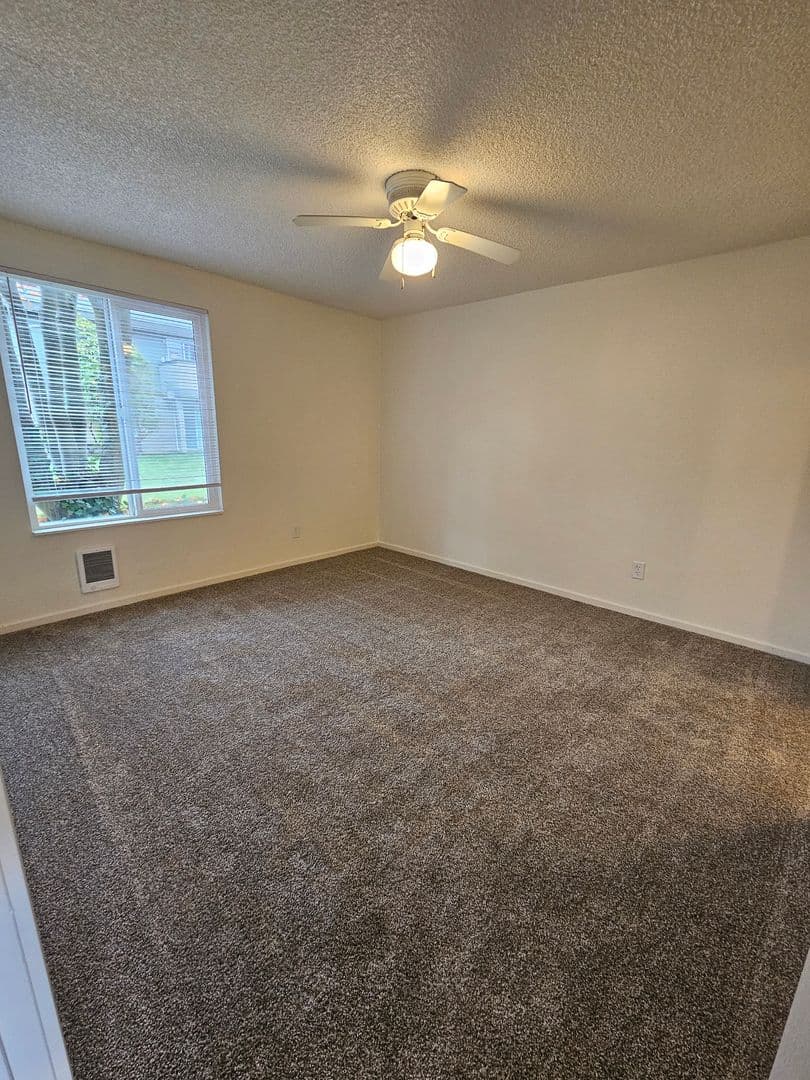 Sundance Apartments 9 of 10