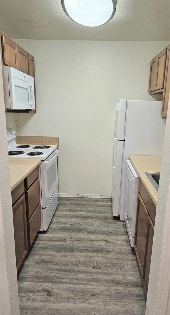 Sundance Apartments 4 of 10