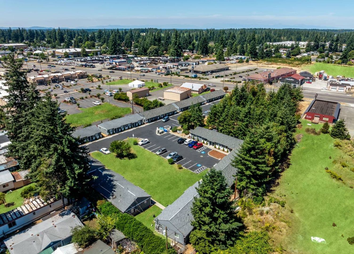 Emerald Greens Apartments 14 of 15
