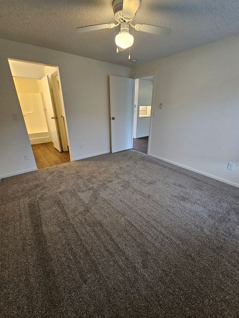Sundance Apartments 9 of 10