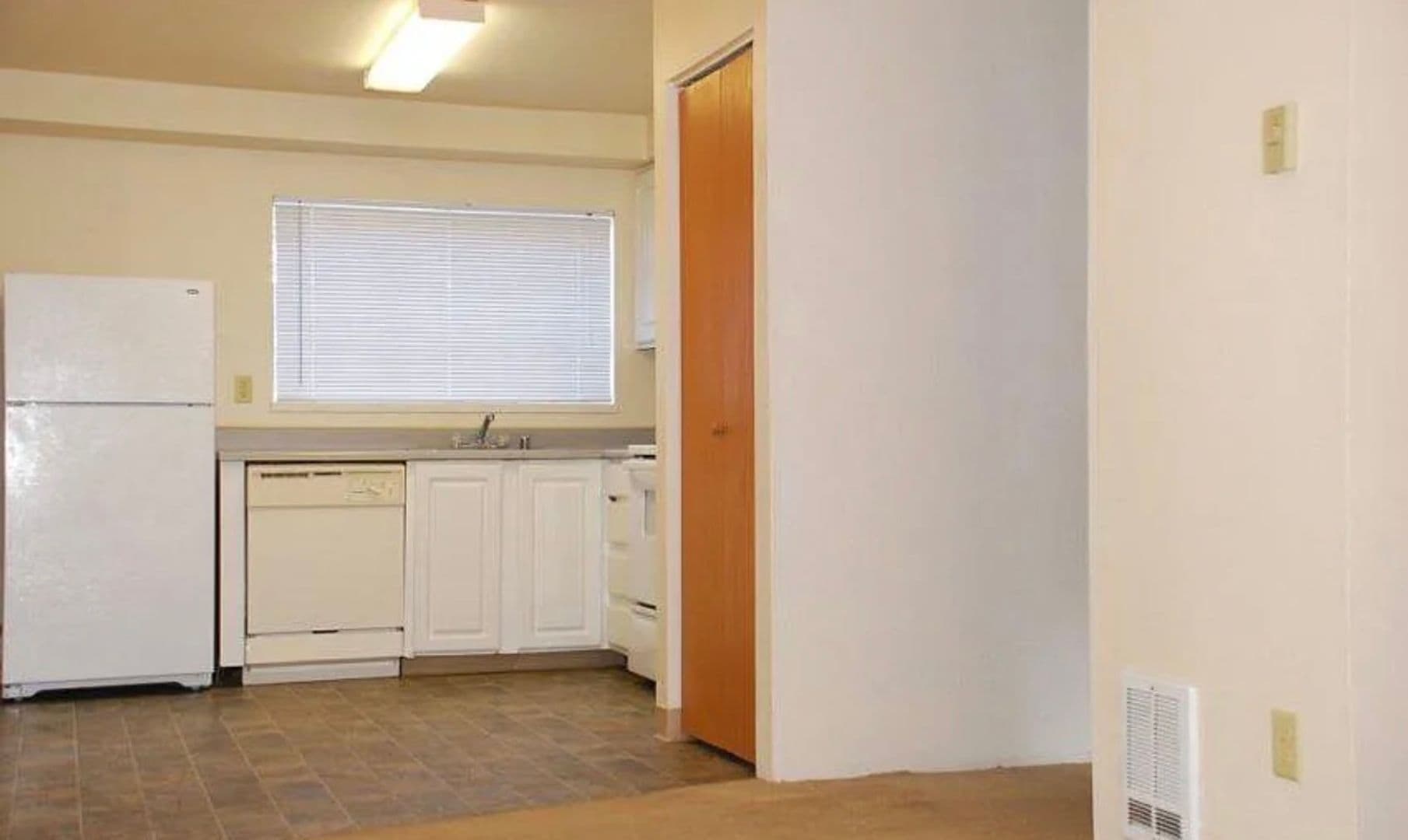 37th Street Apartments 4 of 9