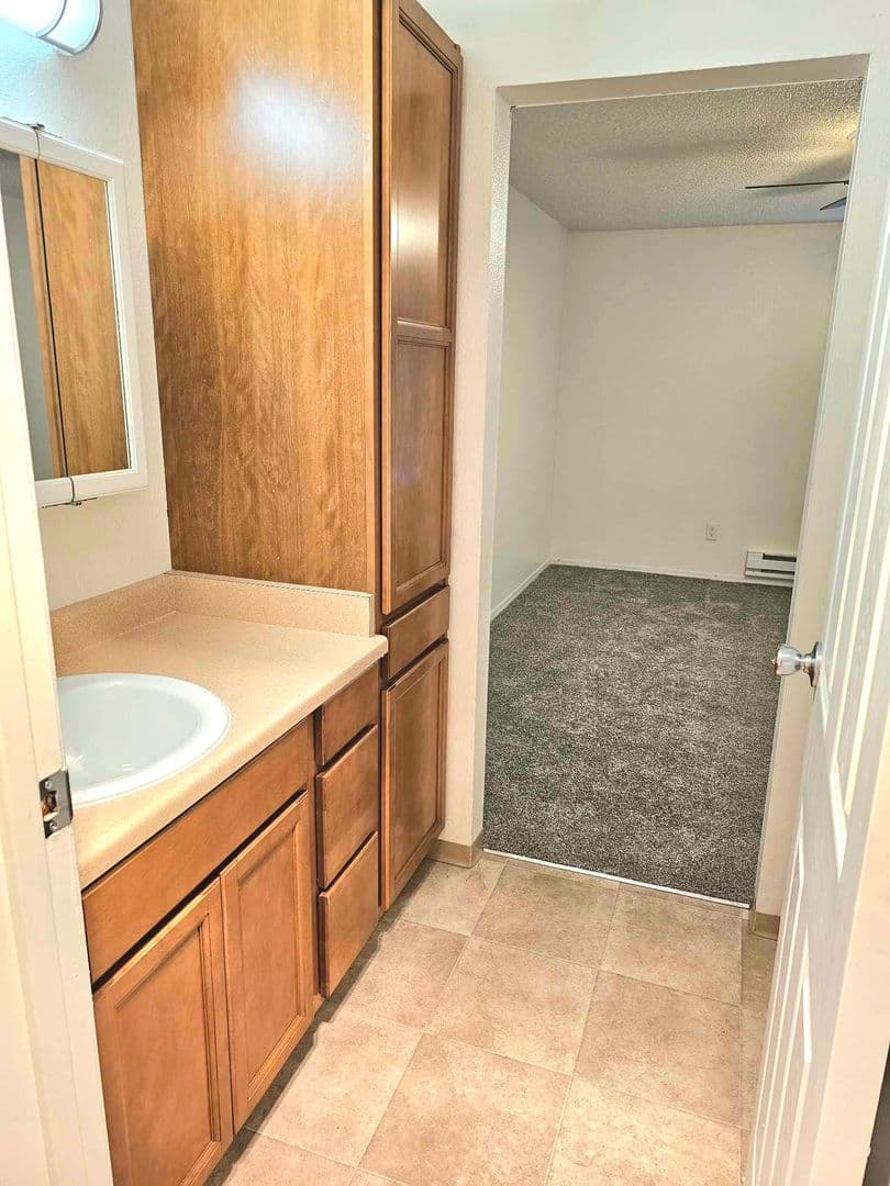 Sundance Apartments 6 of 10