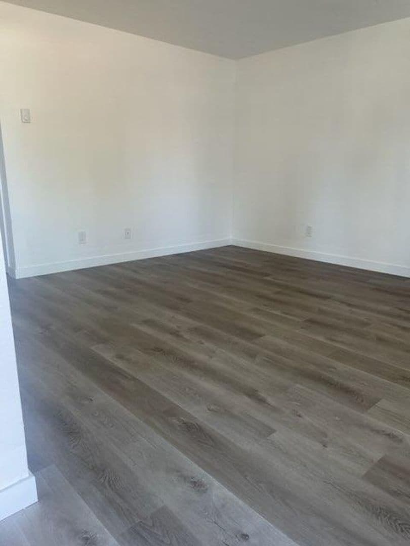 Arrowsmith Apartments^ 5 of 14