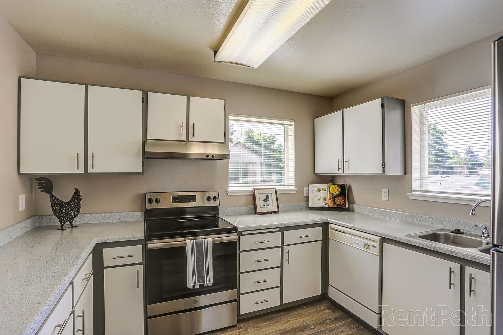 Lexington Apartments 2 of 10