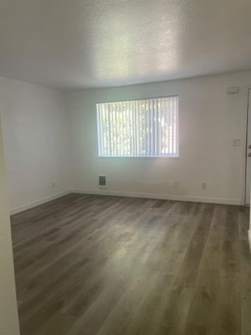 Arrowsmith Apartments^ 4 of 14