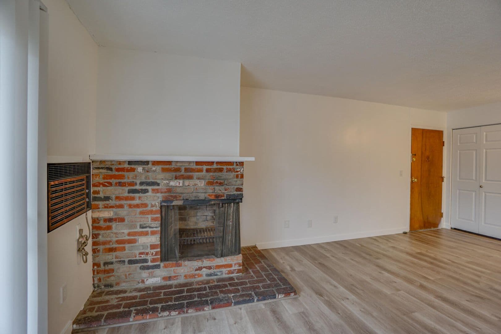 Willow Wood Apartments 3 of 22