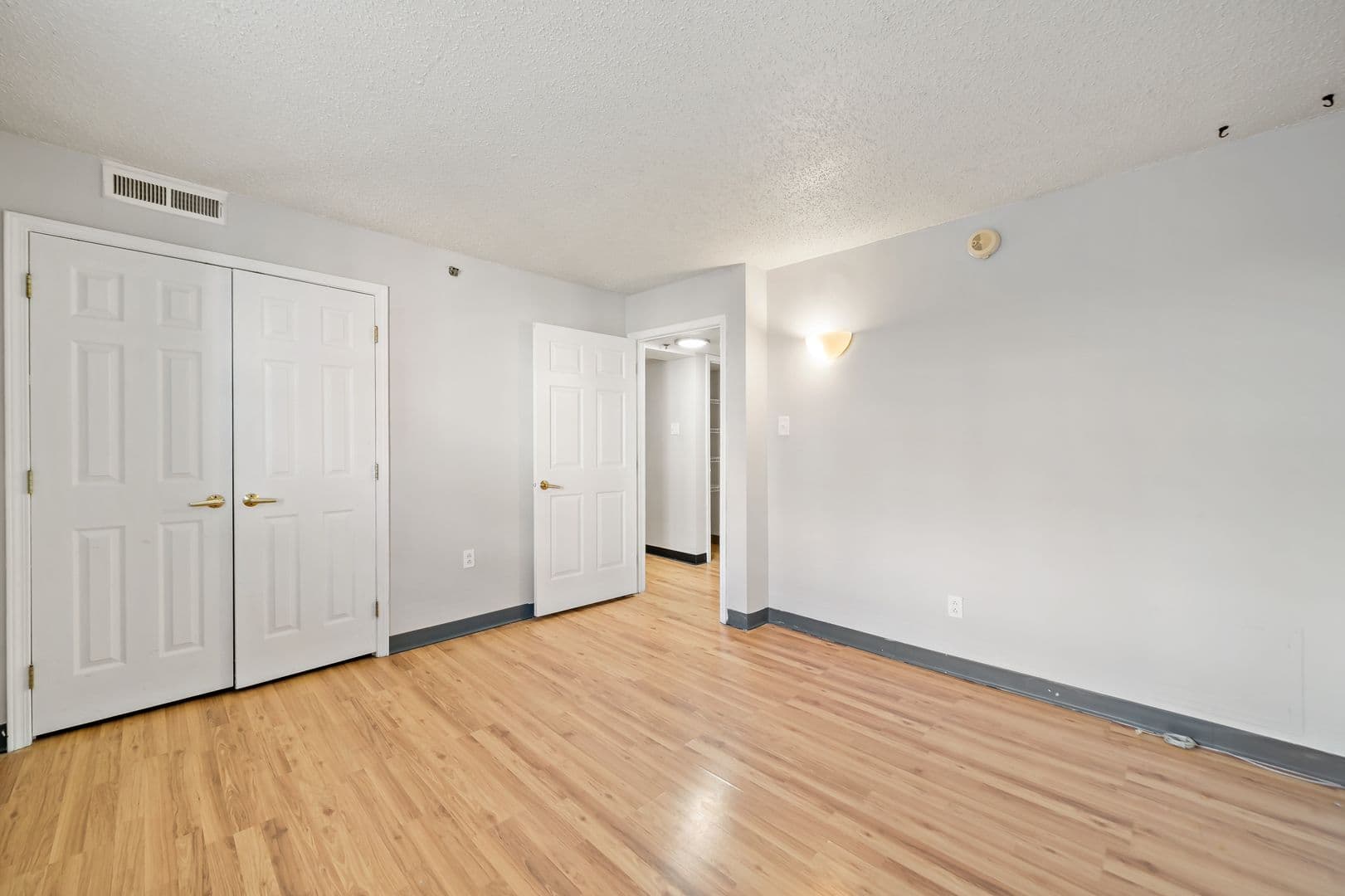Artist Village Apartments 9 of 11