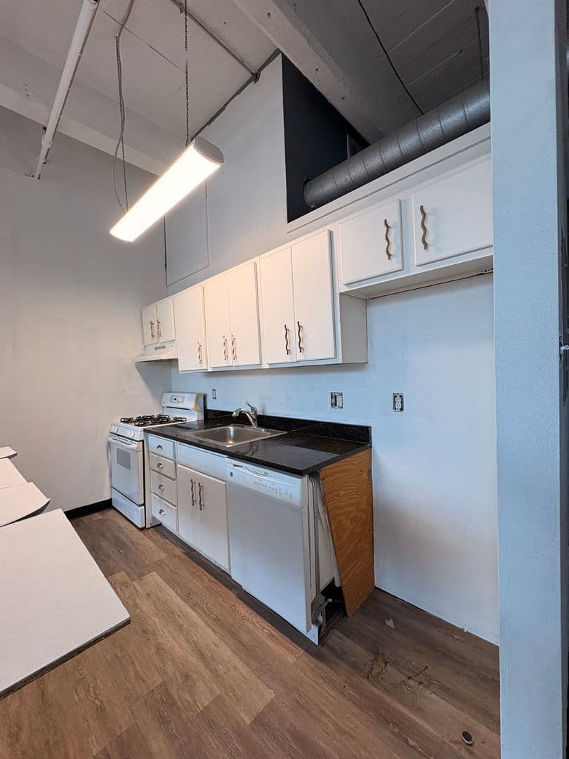 The Lofts at the Wolf Building 3 of 10